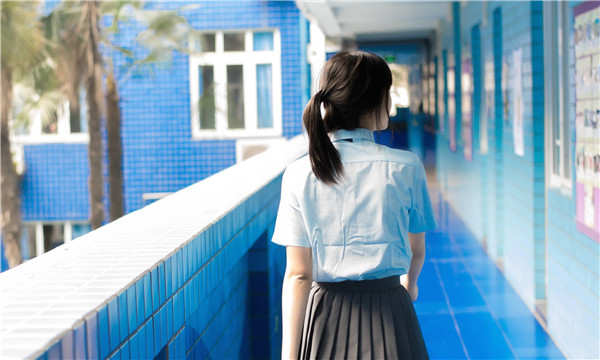 莱西如何找到一个可以帮助我生孩子的女人？